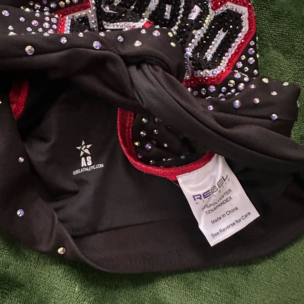 Navarro Cheer Crop Top - Black and Red - Picture 4 of 4